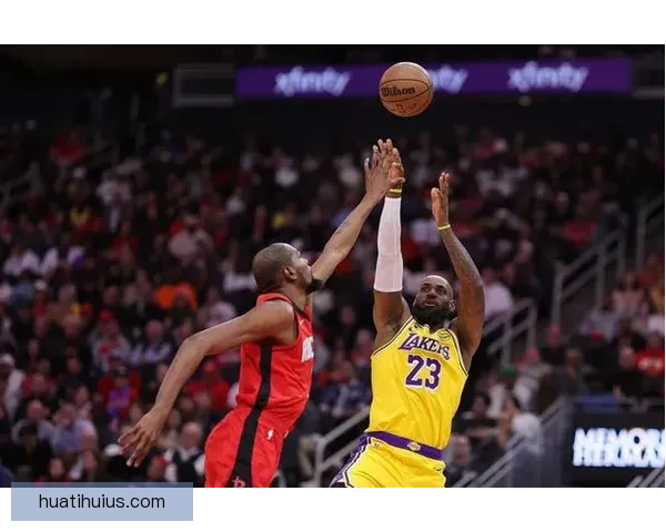 詹姆斯轰35分9记三分创近16年罕见纪录悍将爆发登顶队史第一人